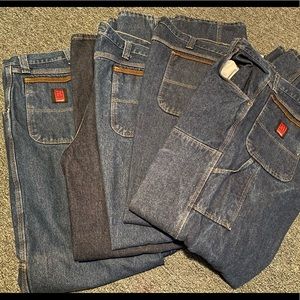 5 pairs of Riggs Workwear by wrangler mens jeans